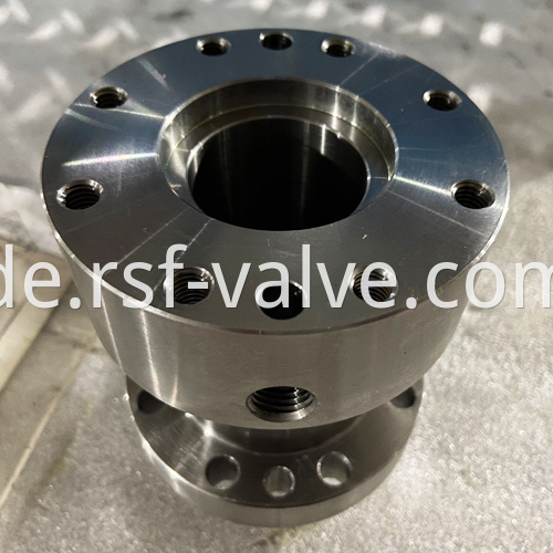 4 900lb Gland Plate Of Trunnion Mounted Ball Valve 2